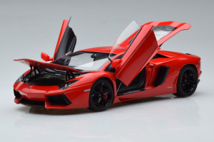 74669  Lamborghini Aventador LP700-4 Rosso Andromeda AUTOart 1/18 2