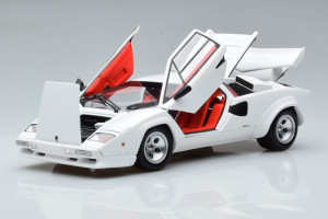 08320E  Lamborghini Countach LP5000S White Kyosho 1/18 2