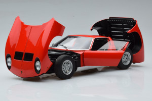 74543  Lamborghini Miura SV Red AUTOart 1/18 2