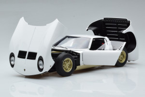 74544  Lamborghini Miura SV White AUTOart 1/18 2