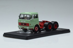TR151  Henschel HS 19 TS Green IXO 1/43
