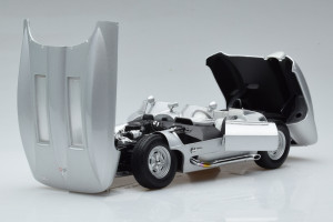 71000  Chevrolet Corvette C1 Stingray Concept AUTOart 1/18 2