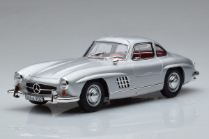 183850  Mercedes 300 SL W198 Gullwing Norev 1/18