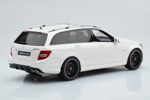 GT147  Mercedes C63 W204 AMG Station Wagon White GT Spirit 1/18 2