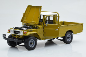 08958K  Toyota Land Cruiser 40 4x4 Pickup Olive Kyosho 1/18 2