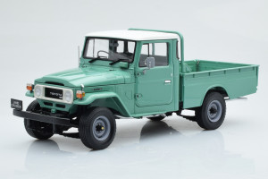 08958FG  Toyota Land Cruiser 40 4x4 Pickup Green Kyosho 1/18