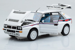 08344E  Lancia Delta HF Integrale 6 White Kyosho 1/18 2