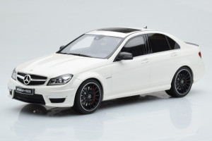 GT166  Mercedes C63 W204 AMG Sedan White GT Spirit 1/18