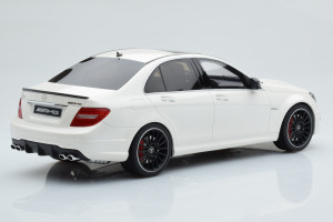 GT166  Mercedes C63 W204 AMG Sedan White GT Spirit 1/18 2
