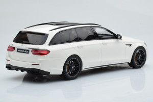 GT795  Mercedes E63s S213 T-Model White GT Spirit 1/18 2