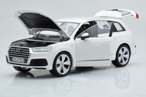 113014005  Audi Q7 White Minichamps 1/18 2