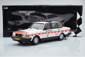 155171498  Volvo 240 GL Politie Netherlands Minichamps 1/18 2