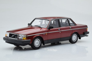 155171406  Volvo 240 GL Dark Red Metallic Minichamps 1/18