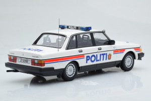 155171491  Volvo 240 GL Politi Norway White Minichamps 1/18 2