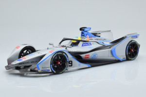114180019  Formula E Season 5 Venturi Formula E Team F Massa Minichamps 1/18