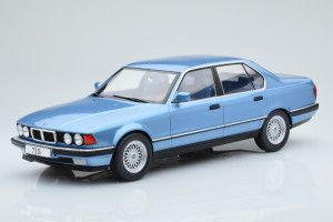 MCG18160  BMW 730i E32 Blue MCG 1/18