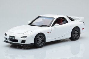 PLM22-001-2  Mazda RX7 Spirit R White Polar Master 1/18