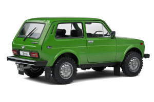 S1807304  Lada Niva Green Solido 1/18 2