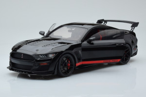 S1805909  Ford Mustang Shelby GT500 Code Red Black Solido 1/18 2