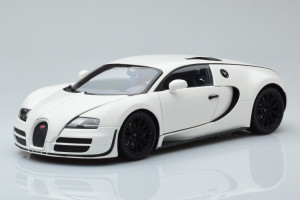 100110844  Bugatti Veyron Super Sport White Minichamps 1/18
