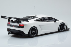 151111102  Lamborghini Gallardo LP600+ GT3 White Minichamps 1/18 2