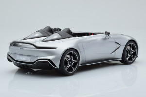 GT430  Aston Martin V12 Speedster Silver GT Spirit 1/18 2