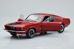 S1802909  Ford Mustang Shelby GT500 Red Solido 1/18 2