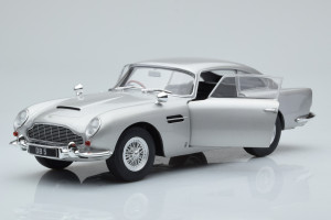 S1807101  Aston Martin DBS Grey Solido 1/18 2
