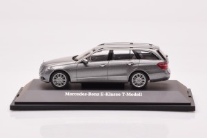 B66962360  Mercedes E-Klasse T-Modell S212 Palladium Silver Schuco 1/43
