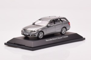 B66962360  Mercedes E-Klasse T-Modell S212 Palladium Silver Schuco 1/43 2