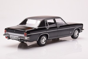 183687  Opel Diplomat V8 Black Norev 1/18 2