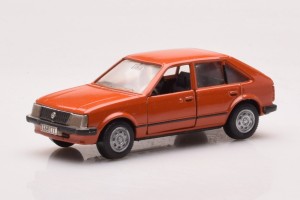 90271699  Opel Kadett GLS Stufenheck Red OEM 1/43
