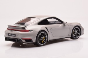 GT431  Porsche 911 992 Turbo S Crayon Grey GT Spirit 1/18 2