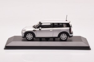 Mini Clubman Cooper S Silver Rear Hedlights Covered Minichamps 1/43