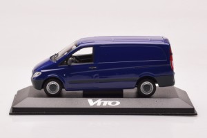 B67871200  Mercedes Vito W639 Atlantis Blue Minichamps 1/43