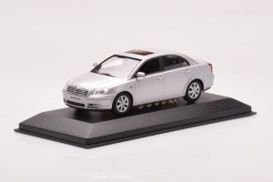488060271  Toyota Avensis T25 Sedan Silver Metallic Minichamps 1/43 2