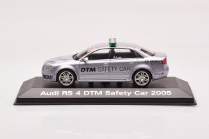 5010509153  Audi RS4 B7 Sedan DTM Safety Car Minichamps 1/43