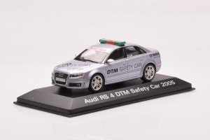 5010509153  Audi RS4 B7 Sedan DTM Safety Car Minichamps 1/43 2