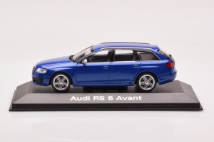 5010710223  Audi RS6 C6 Sepangblue Minichamps 1/43