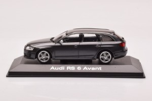 403017218  Audi RS6 C6 Avant Grey Minichamps 1/43