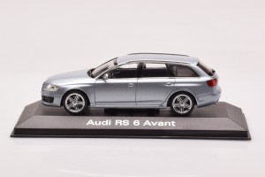 5010710213  Audi RS6 C6 Monza Silver Minichamps 1/43