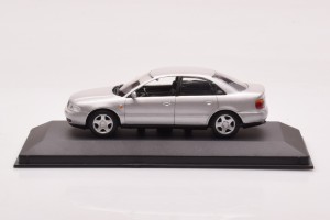 21841  Audi A4 B5 Sedan Silver Minichamps 1/43