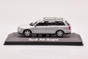 Audi A4 B5 Avant Silver Minichamps 1/43