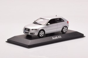5010503013  Audi A3 8P Silver Minichamps 1/43 2