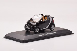 B66960053  Smart Fortwo Cabrio Deep Black Minichamps 1/43 2