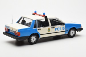 155171791  Volvo 740 GL Polis Sweden Minichamps 1/18 2