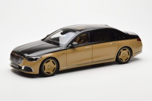 820124  Mercedes Maybach S680 Obsidian Black Sand Almost Real 1/18
