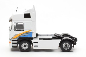 TR174  MAN F2000 White IXO 1/43