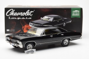 19119  Chevrolet Impala Sport Sedan Black Greenlight 1/18 2
