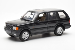 70017  Range Rover 4.6 HSE RH Black Metallic Autoart 1/18
